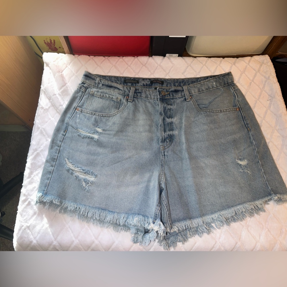 WILD FABLE JEAN SHORTS